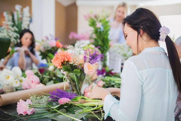 如何找花艺老师? 如何找花艺老师聊天!