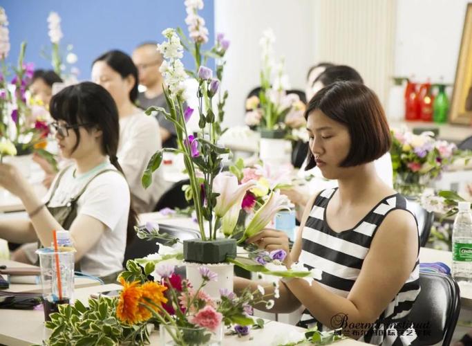 中级花艺师薪酬水平如何? !