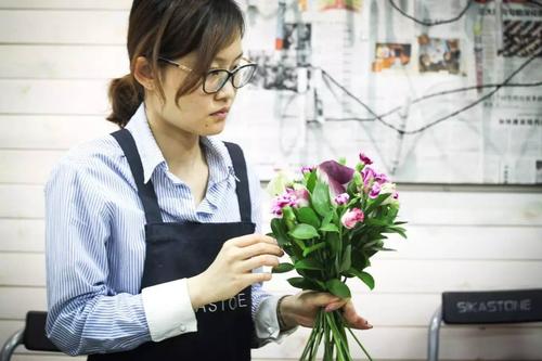 兼职花艺师如何考证呢? 兼职花艺师如何考证呢视频!