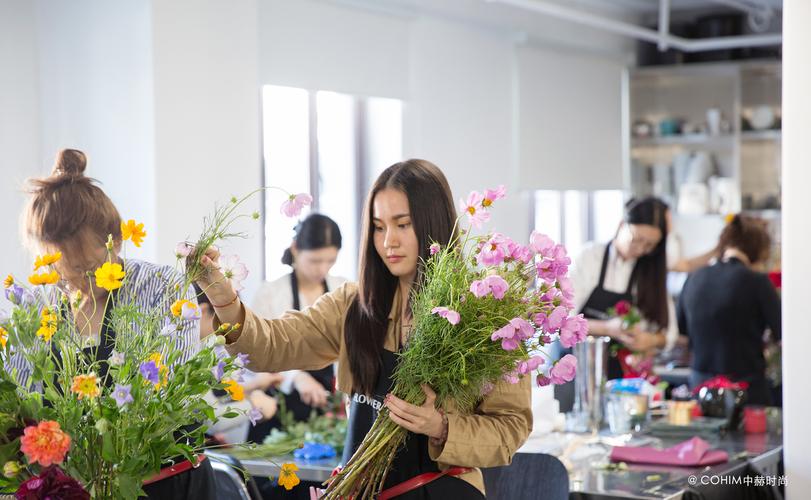 花艺师如何插花视频讲解? 花艺师如何插花视频讲解教程!