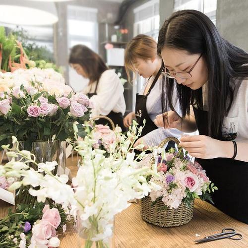 花艺沙龙讲师薪资水平如何? 花艺沙龙讲师薪资水平如何提升!