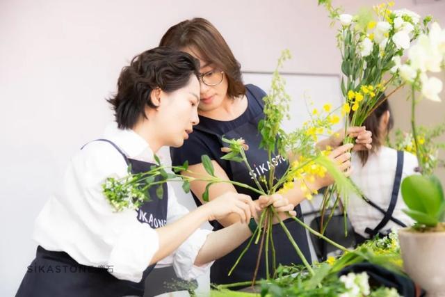 花艺师的职业生涯如何? 花艺师的职业生涯如何写!