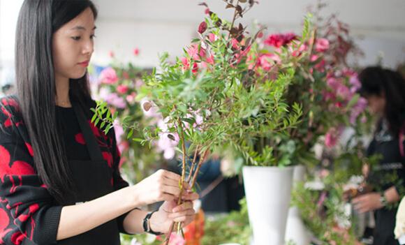 扬州花艺师工资待遇如何? 扬州花艺师工资待遇如何啊!